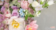 选择一束特别的花束 朋友结婚，送什么花合适又有纪念意义
